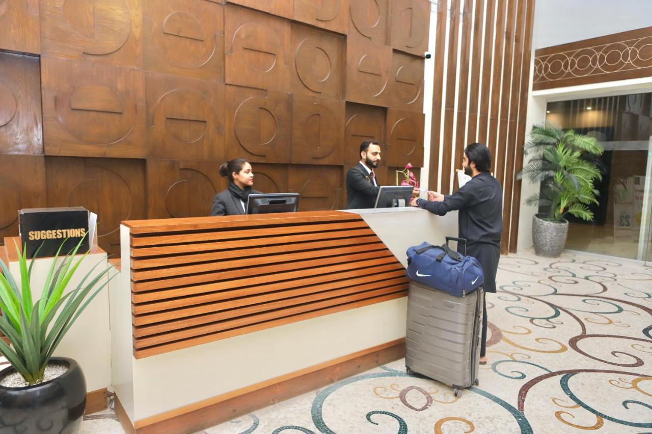 فندق Circle Club فيصل آباد المظهر الخارجي الصورة