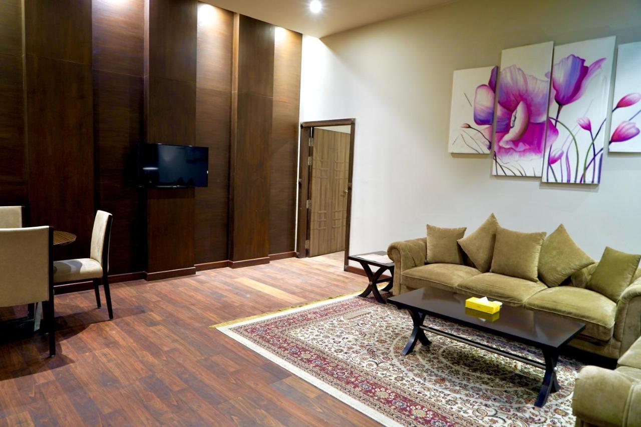 فندق Circle Club فيصل آباد المظهر الخارجي الصورة