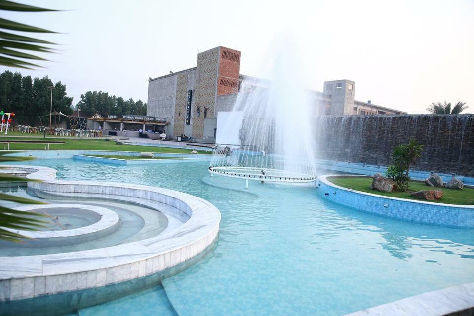 فندق Circle Club فيصل آباد المظهر الخارجي الصورة