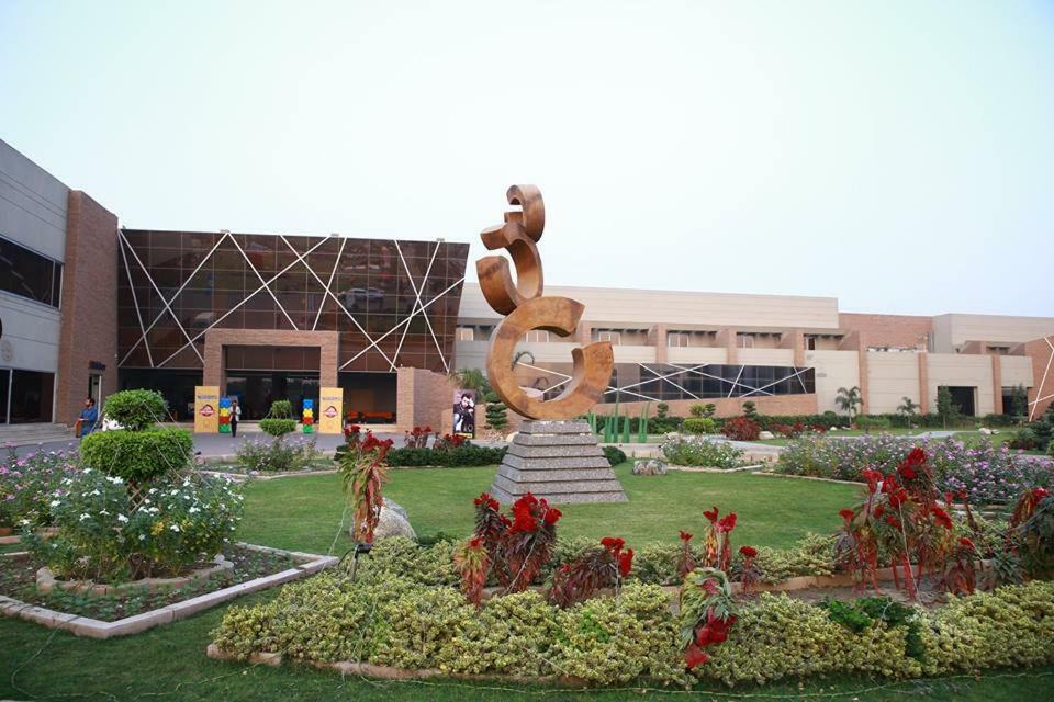 فندق Circle Club فيصل آباد المظهر الخارجي الصورة