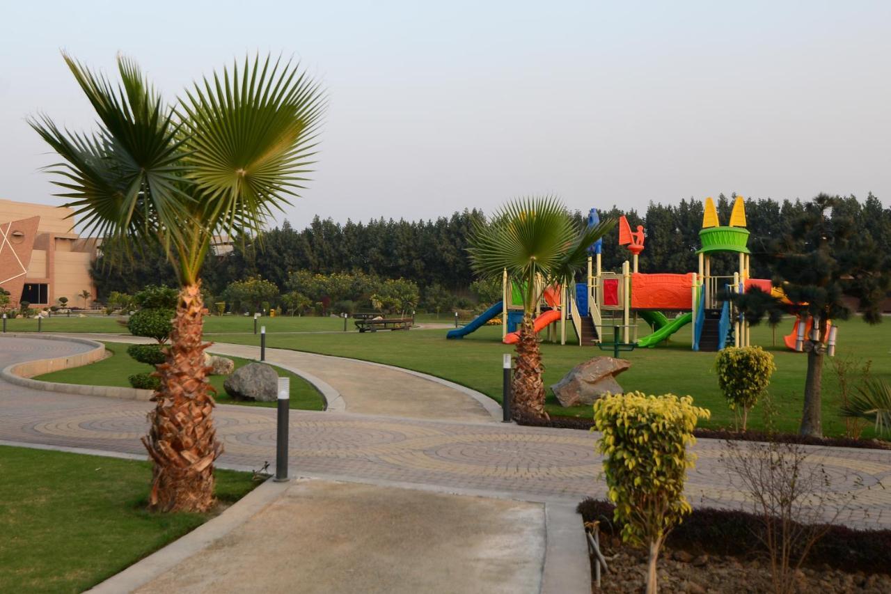 فندق Circle Club فيصل آباد المظهر الخارجي الصورة